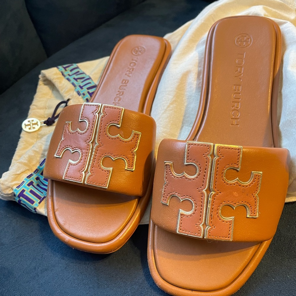 Tory Burch Doublt T sport slide in great condition would fit 8.5 too